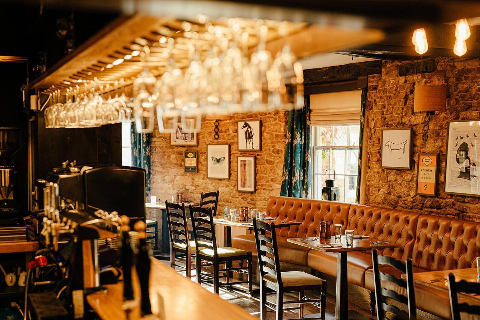 The Castle Inn Касъл Комб Екстериор снимка